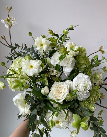 Bouquet tons de blanc et vert tendre