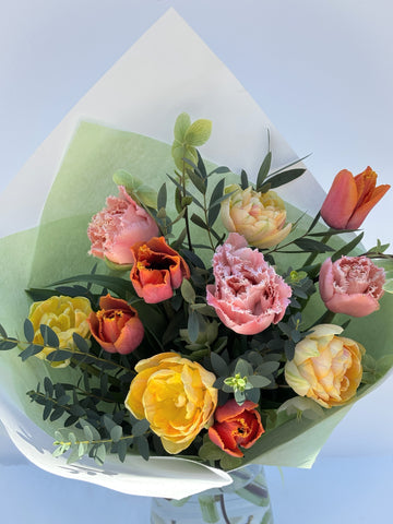 Bouquet of yellow tulips