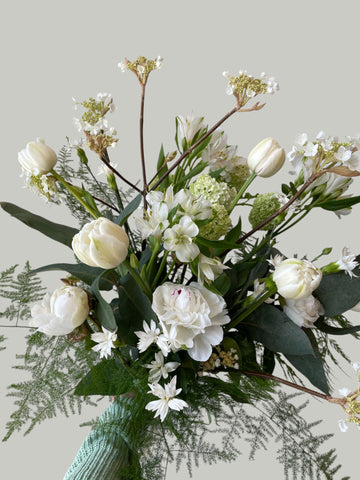 Bouquet tones of white and soft green