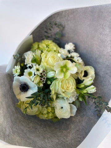 Bouquet hivernal tons de blanc et vert